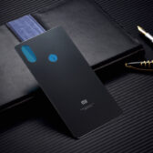 thay nắp lưng xiaomi mi8 se chính hãng 7