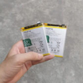 thay pin điện thoại realme q2 chính hãng 2