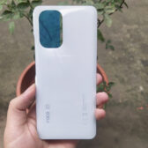 thay nắp lưng xiaomi poco f3 kính chính hãng 2